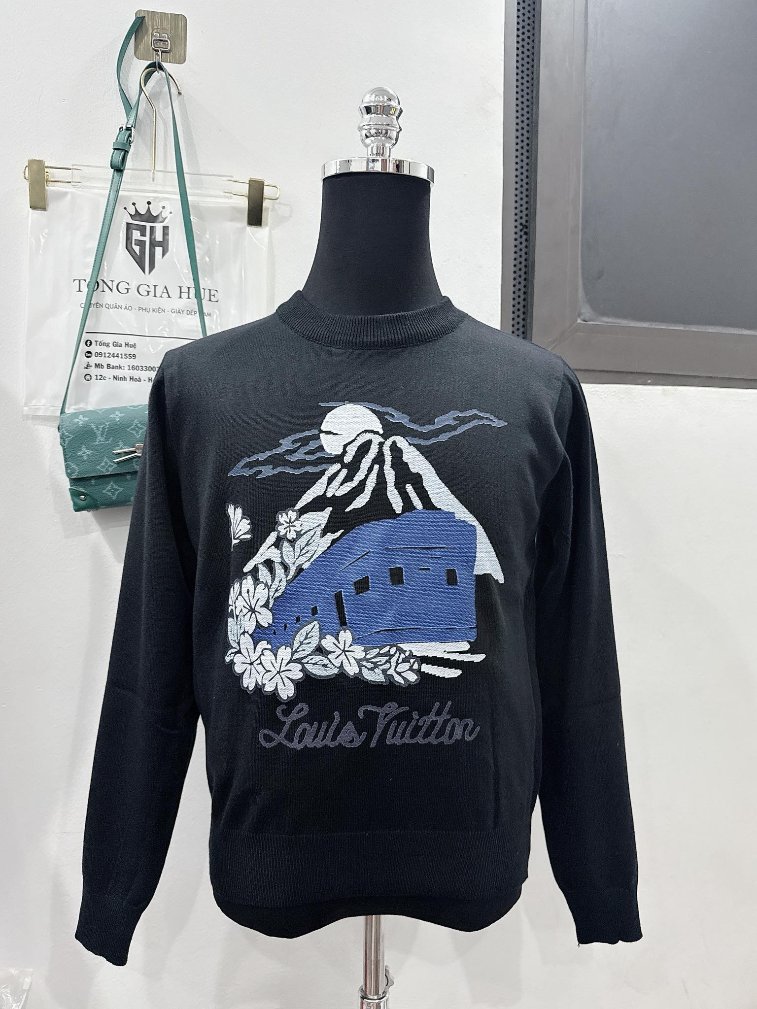 Artfully Embroidered Louis Vuitton Sweater – Style Meets Elegance