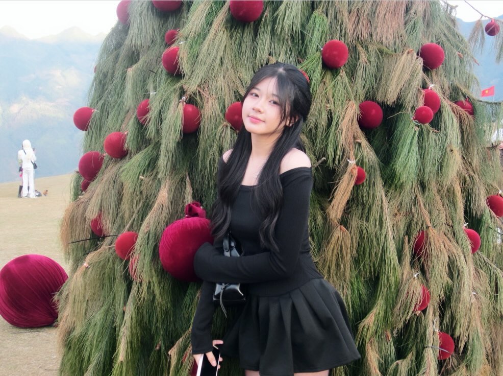 A Festive Moment Beneath the Pines